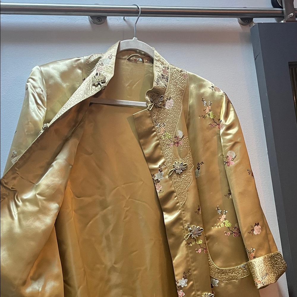 1960s Singapore Gold Brocade Silk/ Satin Tangzhuang Duster Jacket - Picture 5 of 5